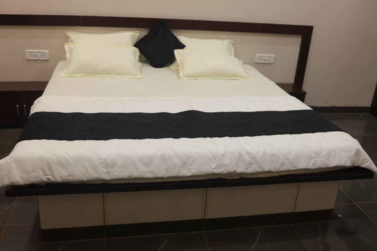 Navkar Palace Hotel & Resort, Sanawad المظهر الخارجي الصورة