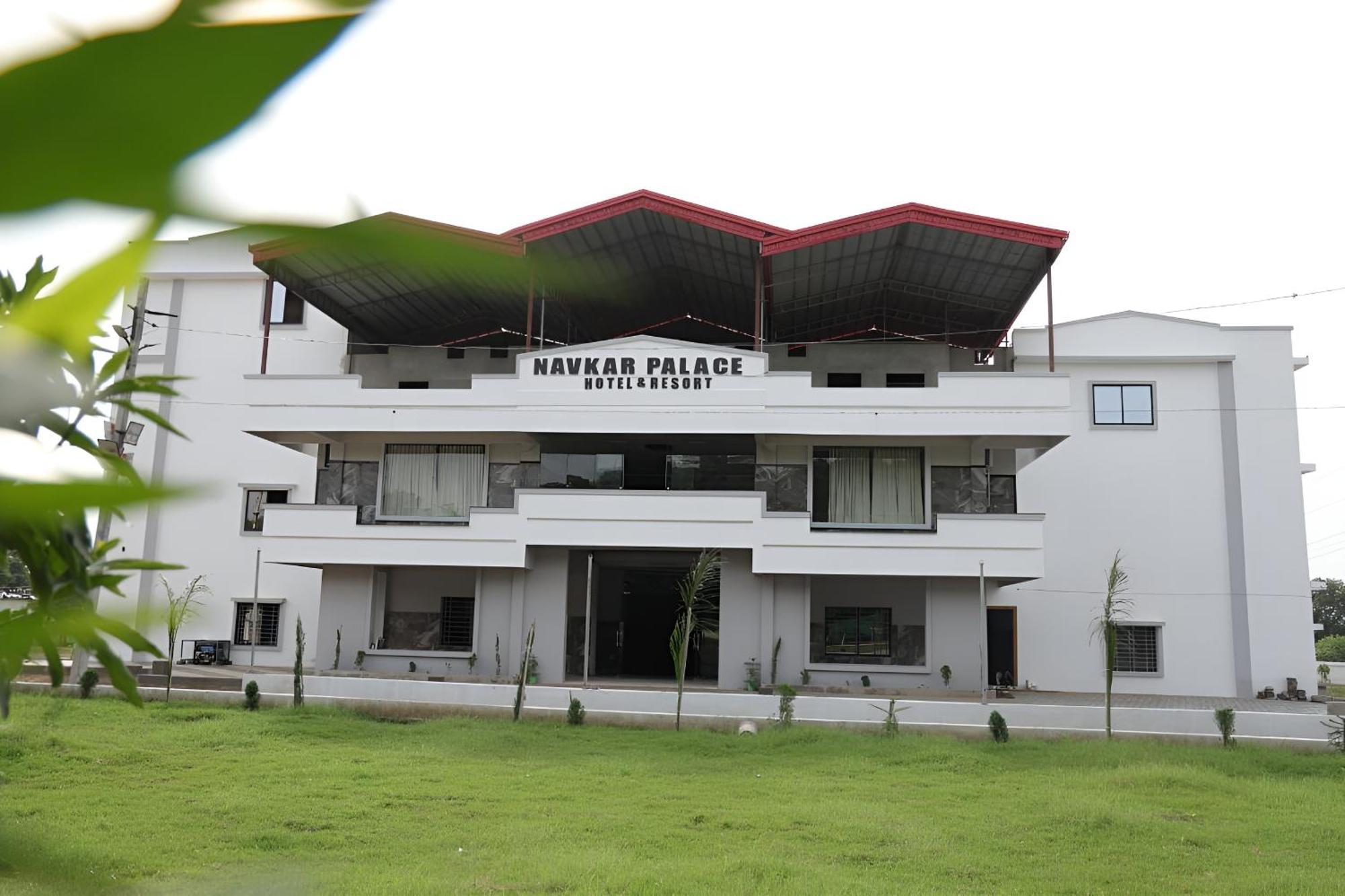 Navkar Palace Hotel & Resort, Sanawad المظهر الخارجي الصورة